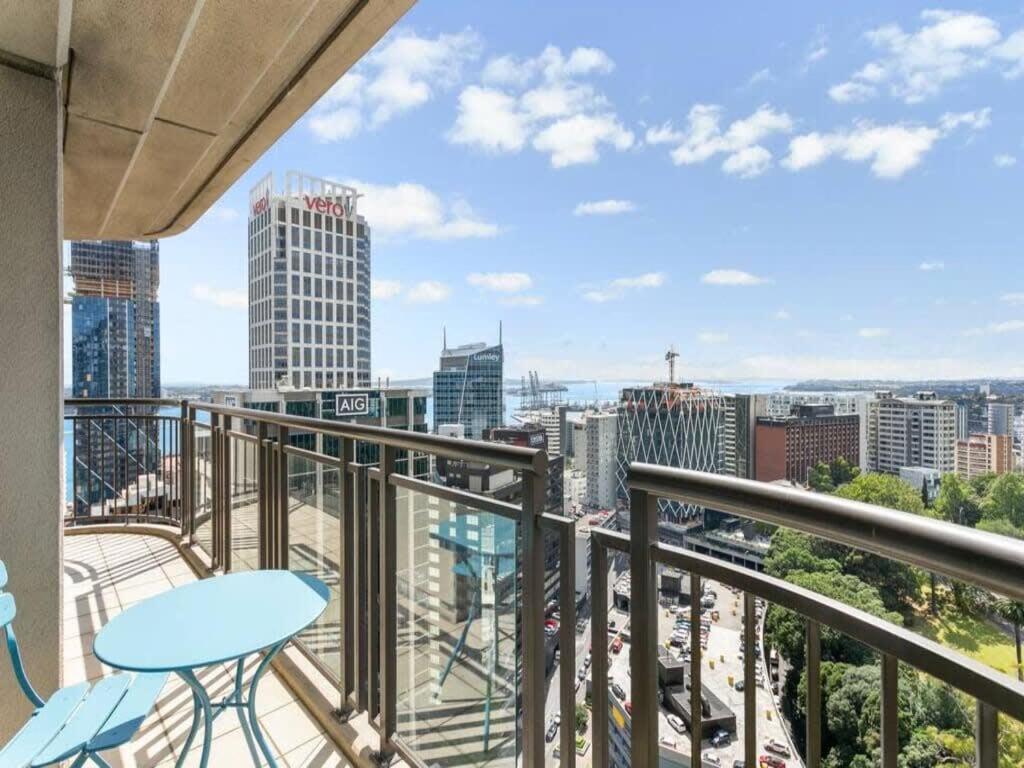 Bright One Bedroom Beauty With Balcony And Unbeatable Views Auckland Dış mekan fotoğraf